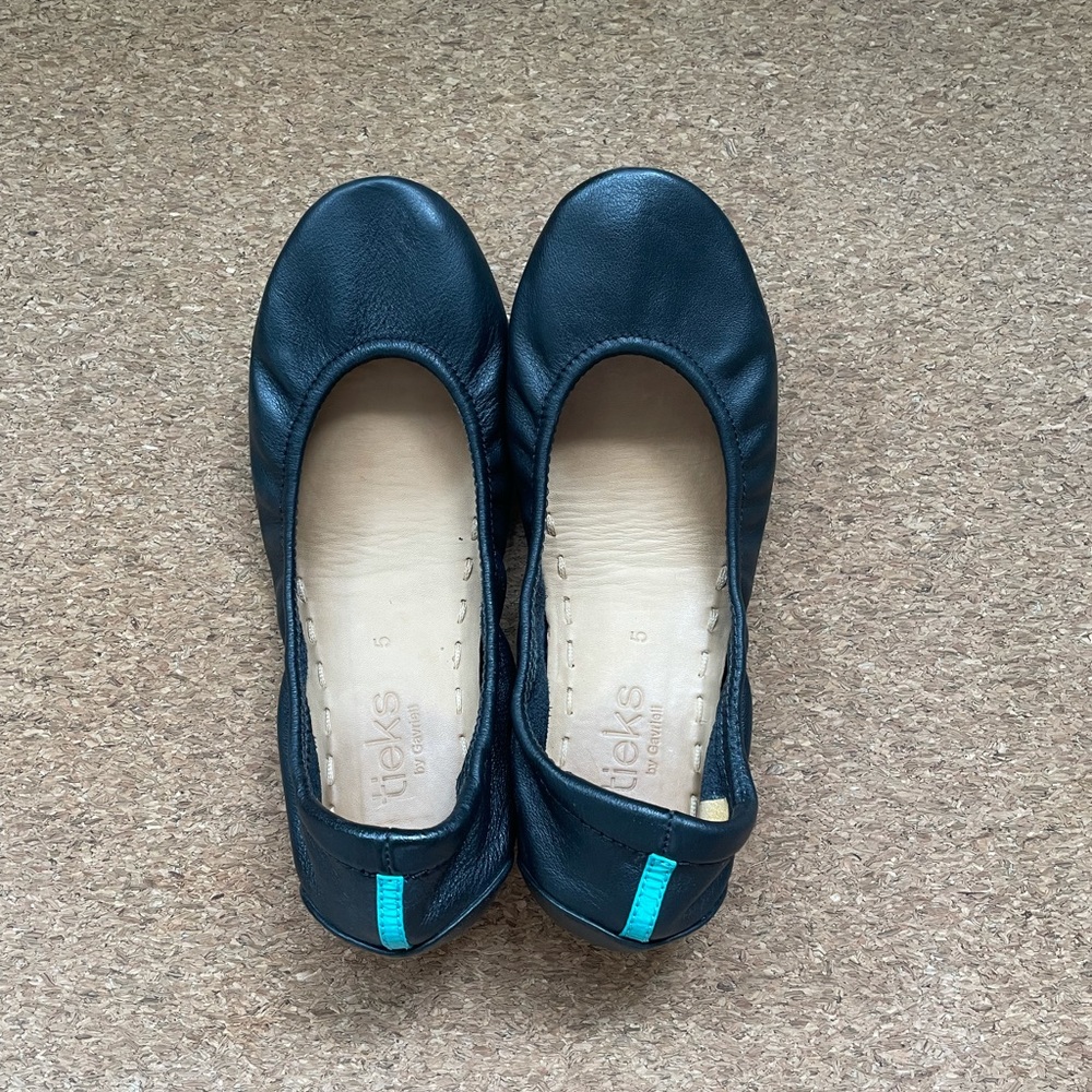 Like new Tieks ballet flats